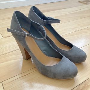 Crown Vintage 4” Heels